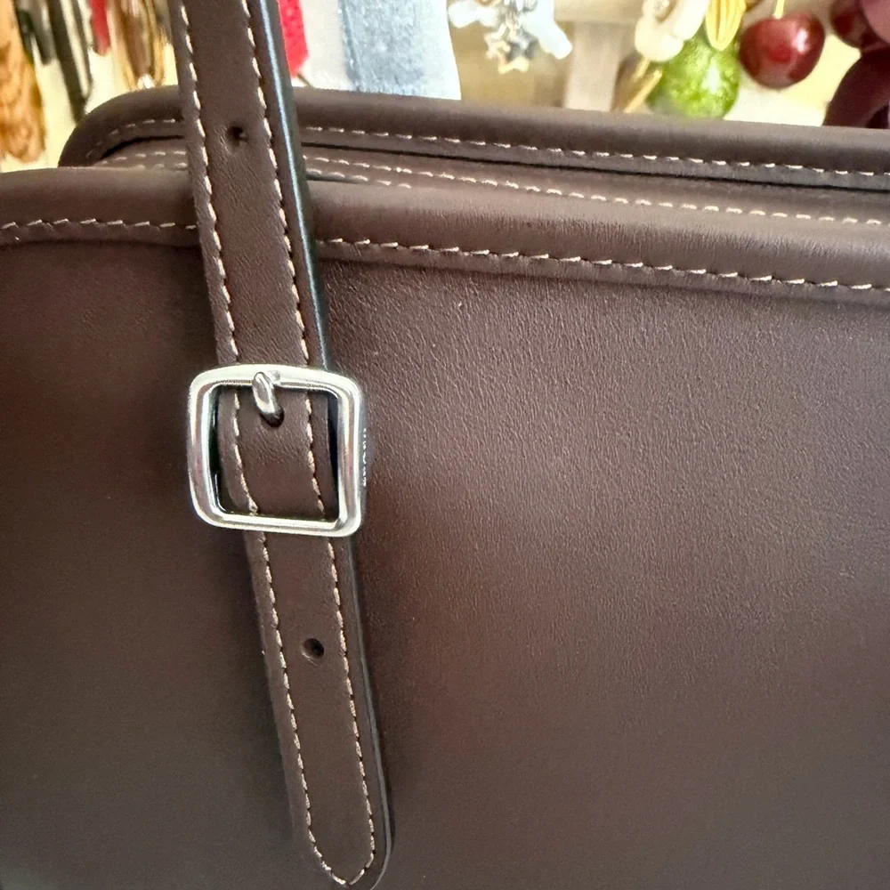 Coach Maple Swing Zip Bag NWT - Picture 2 of 13